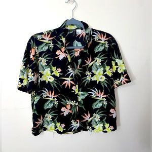 Divided H&M Tropical button up blouse.